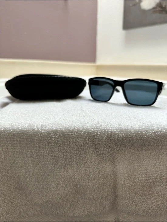 Costa Del Mar Paunch 580P Black Frame Sunglasses with Blue Lenses