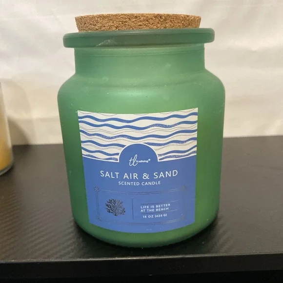 Trueliving Salt Air & Sand Scented Candle 15 oz Green‎ Jar