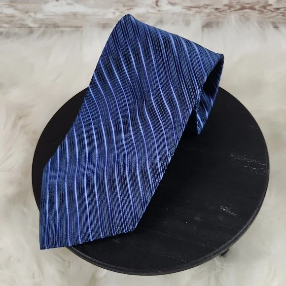 Mens Claiborne Neck Tie, Blue diagonal  stripe,100% All Imported Silk, Hand sewn