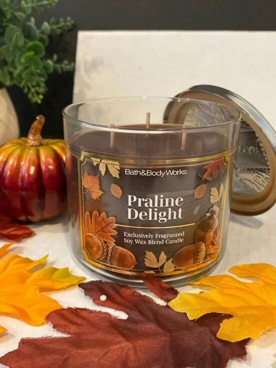 “Praline Delight” Bath & Body Works NEW 3 Wick Candle