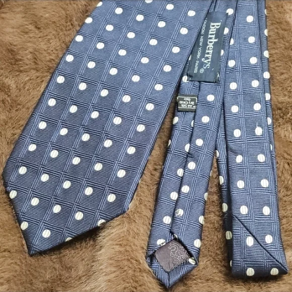 Burberrys Navy Blue Polka Dot Silk Tie