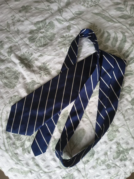 Lauren Ralph Lauren Men’s Tie 100% Silk Made in Italy Navy Blue White Stripe