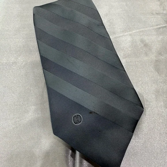 HALSTON III Gray Striped Tie