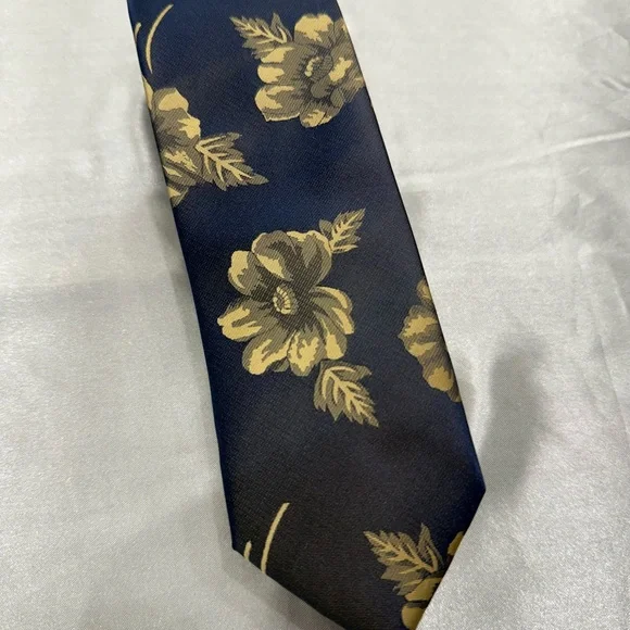 Linea Uomo Floral Navy and Gold Men's Tie 100% Poly