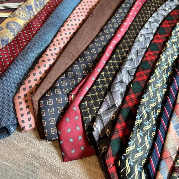 Lot of 27 Assorted Mens Necktie Silk, Polyester, Wool, Crafts Project