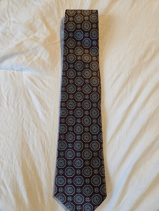 Halston 100% Italian Silk Tie Burgundy Green Beige Geometric 56.5