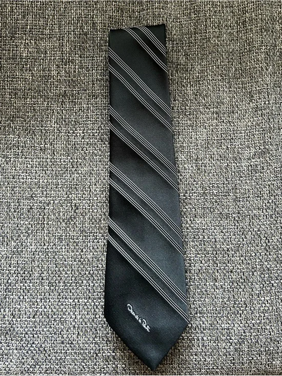 Vintage 80s Oscar de la Renta Black Necktie Silver Striped Designer Tie