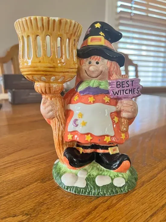 Ceramic Halloween witch figurine - Height: 7