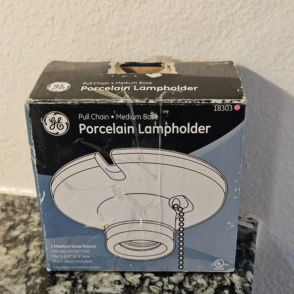 GE Medium Base Porcelain Lampholder‎ with Pull Chain Model 18303
