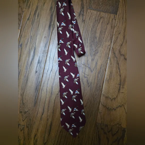 Ducks Unlimited Burgundy Pattern Tie Silk