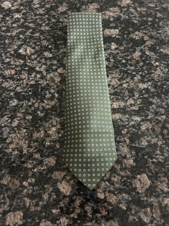 UOMO MADE IN ITALY OLIVE GREEN W SQUARE DOT PATTERN SILK TIE