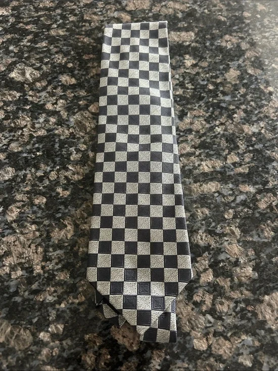 TODAYS MAN MADE IN ITALR BLACK AND SILVER CHECKERED SILK TIE
