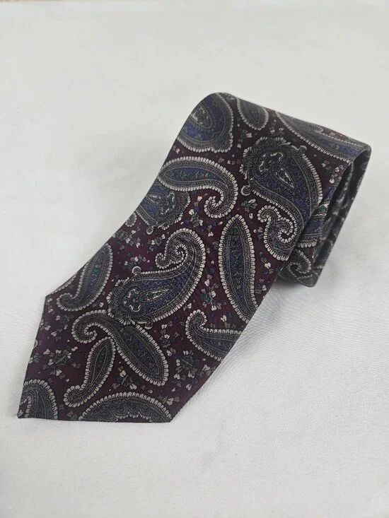 Vintage Oscar de la Renta Men's Tie 100% Silk Dark Red Paisley Floral Pattern