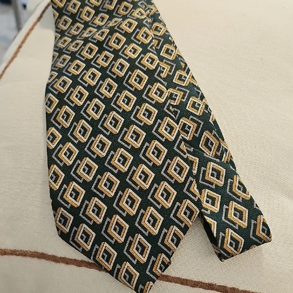 Oleg Caddini 100% Silk Geometric Patterned Tie in Green‎ and Gold