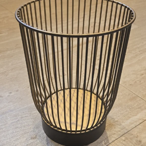 Yankee Candle Company Wire Candle Holder
