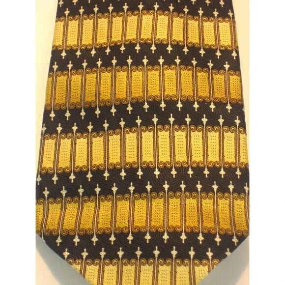 NWOT Pravata 100% Silk Geometric  Design Necktie