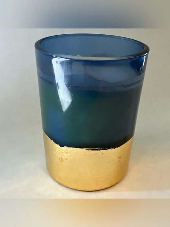 Paddywax White Flowers Hand Poured Soy Wax Jar Candle 8oz Gold Gilt Blue Vase