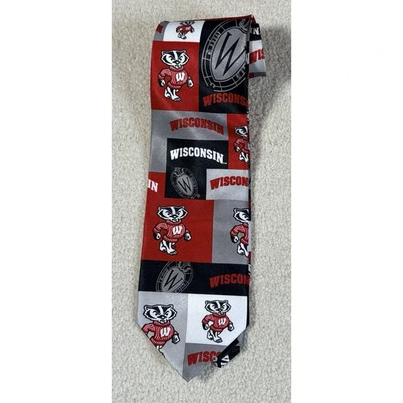 Ralph Marlin Vintage  UW Wisconsin Badgers Bucky Men's Tie Red