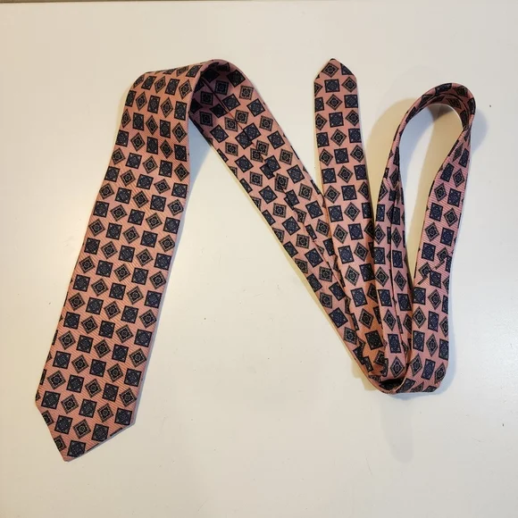 Brooks Brothers Nakers Pink and Black Geometric Patterned Silk Tie