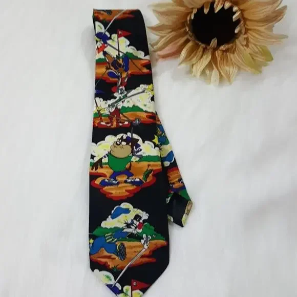 Vintage 1994 Looney Tunes Mania Bugs Bunny and‎ Friends golf theme tie