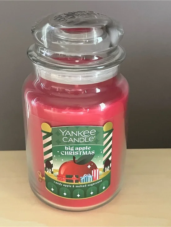 New Yankee Candle Big Apple Christmas Large 22 Oz Jar Candle