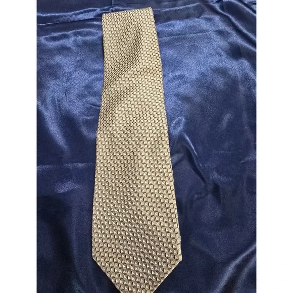 Giorgio Armani Silk Tie Mens Italy Geometric 3D Cube Pattern Champagne Silver