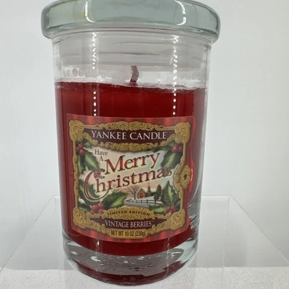 New Yankee Candle Have a Merry‎ Christmas 10oz Limited Edition Vintage Berries