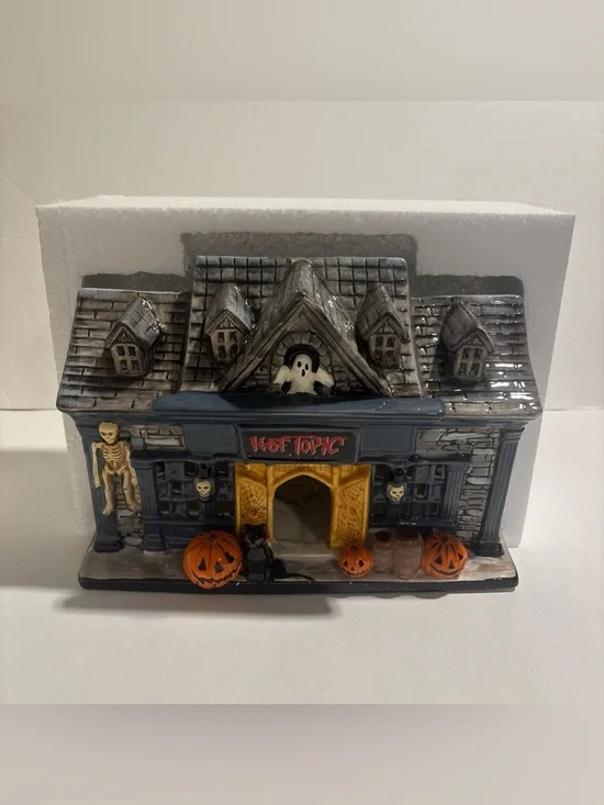 Hot Topic Exclusive Haunted Shop Tea Light Candle Ceramic House Halloween