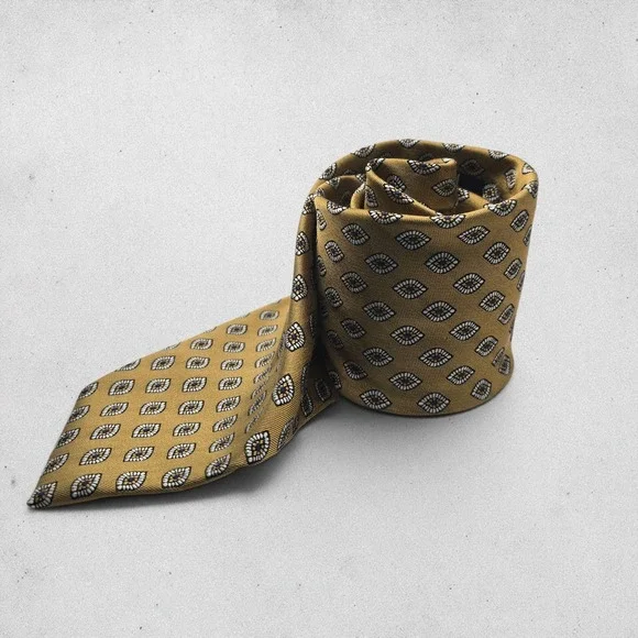 Jos.‎ A. Bank Executive Collection Gold Geometric Medallion 100% Silk Tie Mens