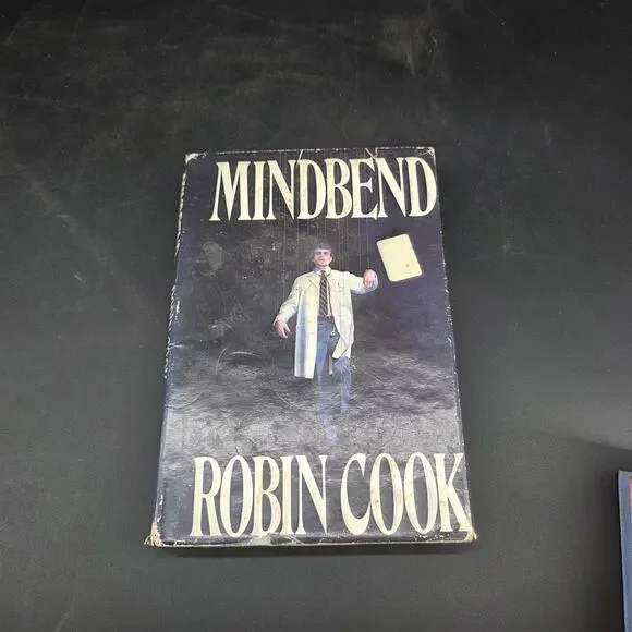 Mindbend by Robin Cook 1985 Hardcover First Edition G. P. Putnam's Sons Thriller
