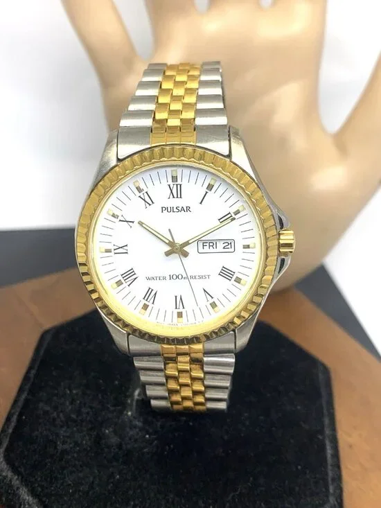 Pulsar Men's Watch V733-0A00 Vintage Quartz White Dial Day Date Two Tone Steel