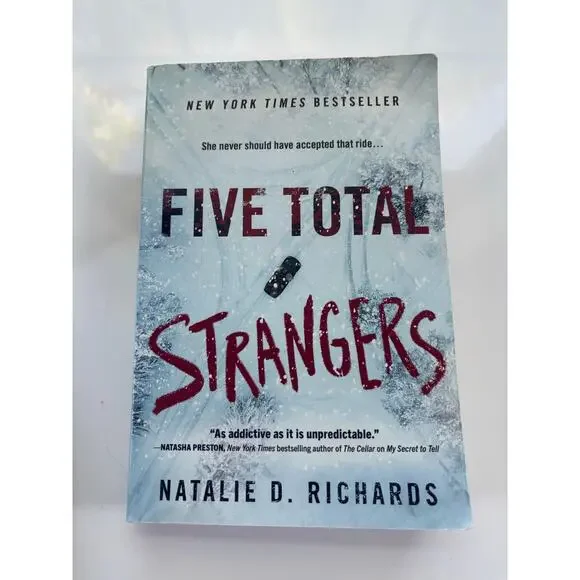 Paperback Book Five Total Strangers Natalie D. Richards