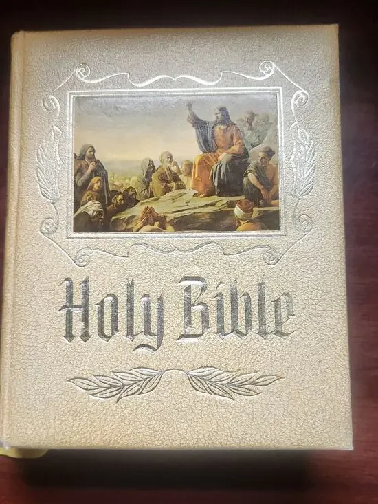 Vintage Family Holy Bible Self-Pronouncing Red Letter Dictionary