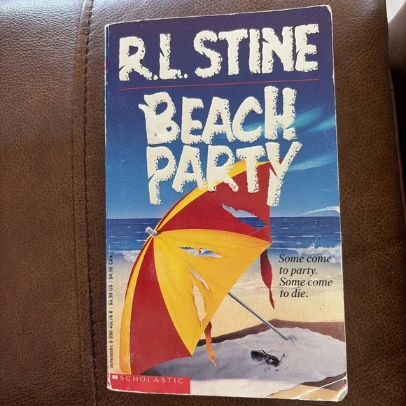 Beach Party by R.L. Stine Paperback‎ Scholastic Thriller Novel Young Adults