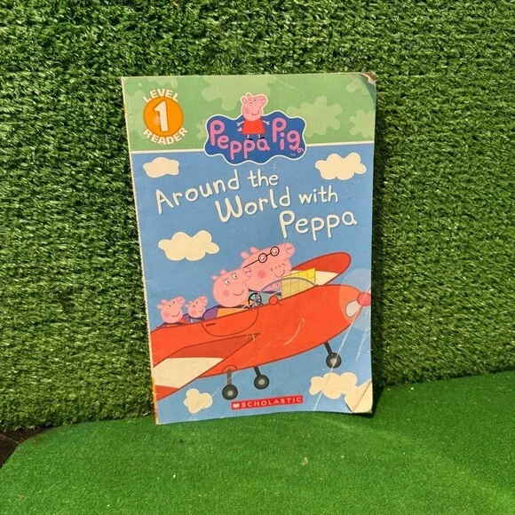 Scholastic Peppa Pig‎ Adventure Book - Yellow and Blue