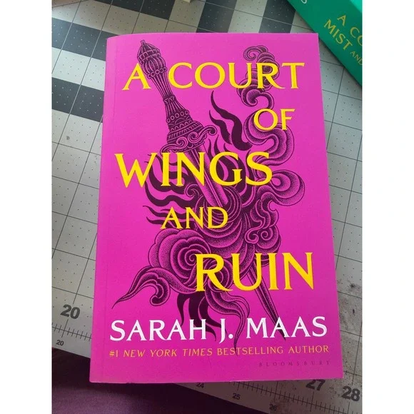 A Court of Wings and Ruin Sarah J Maas ACOTAR Paperback Bloomsbury Pink Book