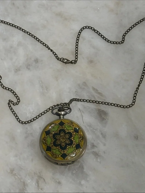 Vintage-Inspired Green Floral Pendant Pocket Watch Necklace