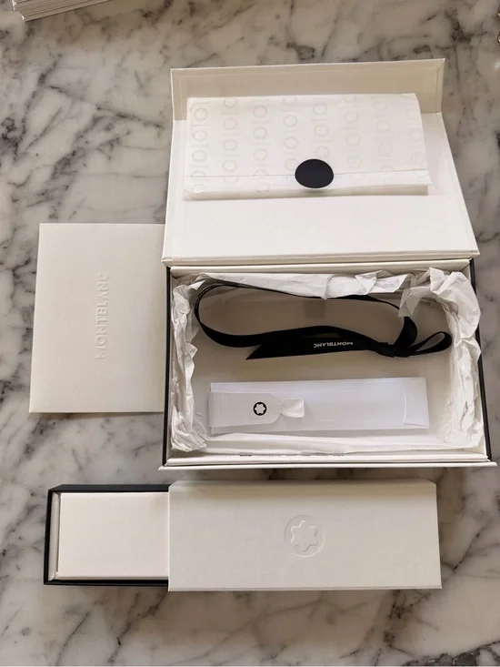 Montblanc Black and White Presentation Set with Ribbon *EMPTY*