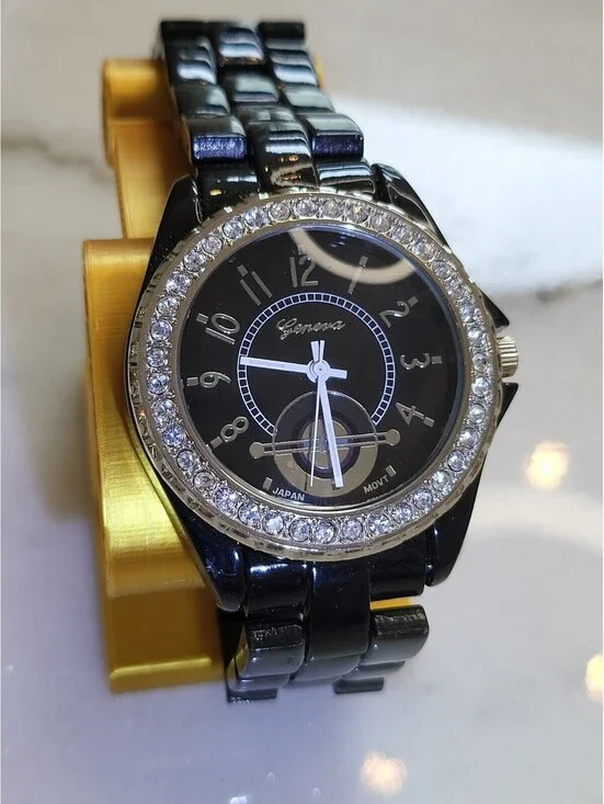 NWT Geneva Mens Watch New Battery 40mm 8.75