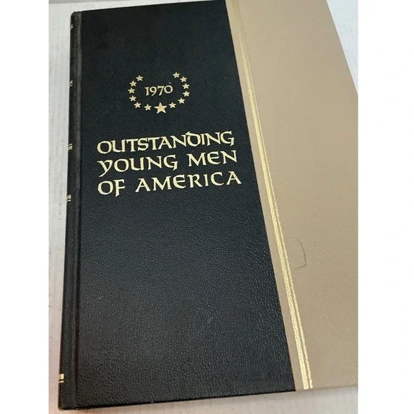 Outstanding Young Men of America 1970 Vintage Hardcover Book Jesse Jackson