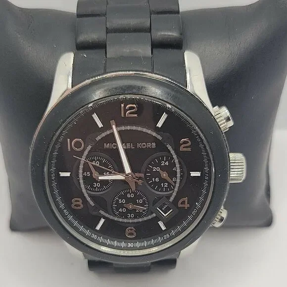 Michael Kors Runway MK8107 Unisex Stainless Steel Analog Dial Quartz Watch AM682