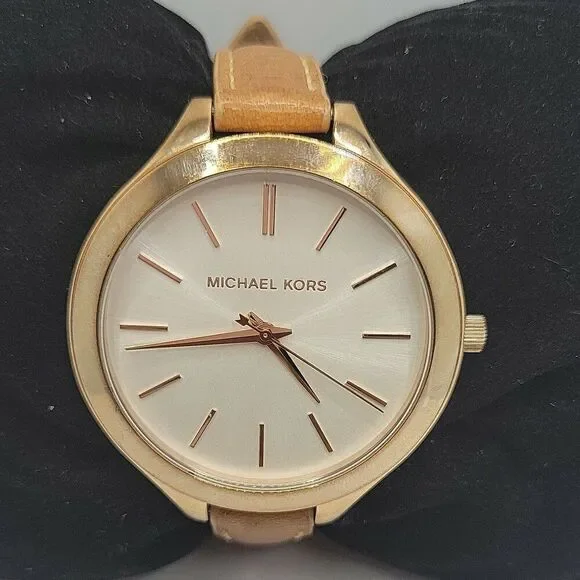 Michael Kors Runway MK2284 Women's Brown Leather Analog Dial Quartz Watch AM675