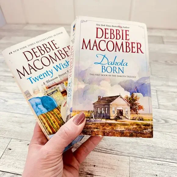 Debbie Macomber Lot of 2 Dakota Born & Twenty Wishes Vintage Paperback Bundle‎