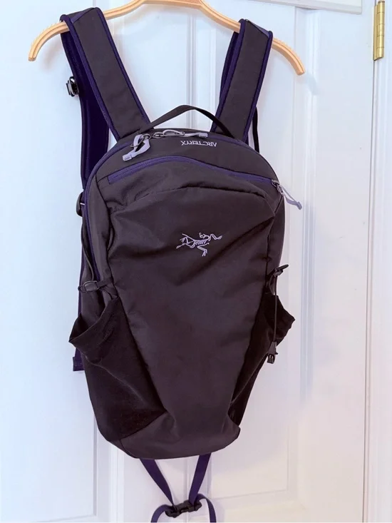 Arc'teryx Mantis 16 Backpack NEUTRAL Black / Soulsonic