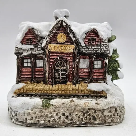 Vintage 1985 Mann Christmas Train Station House Lighted Resin Village Figurine