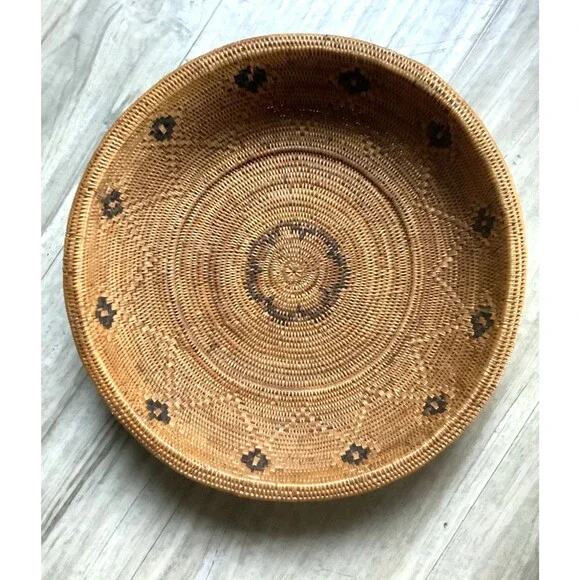 Vintage Basket Finely Woven Tenganan Balinese Indonesia 11.75”