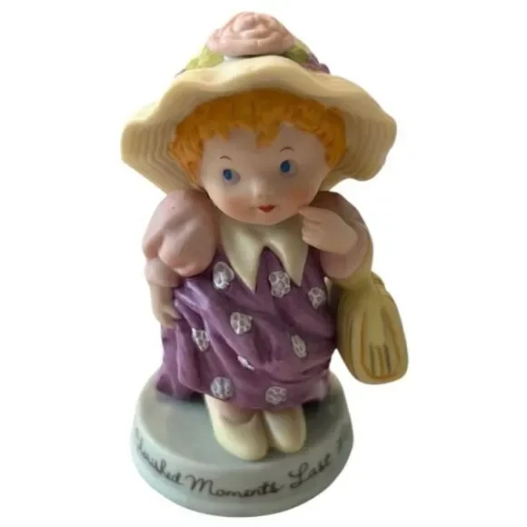Vintage Avon 1983 “Cherished moments last forever” porcelain figurine EVC