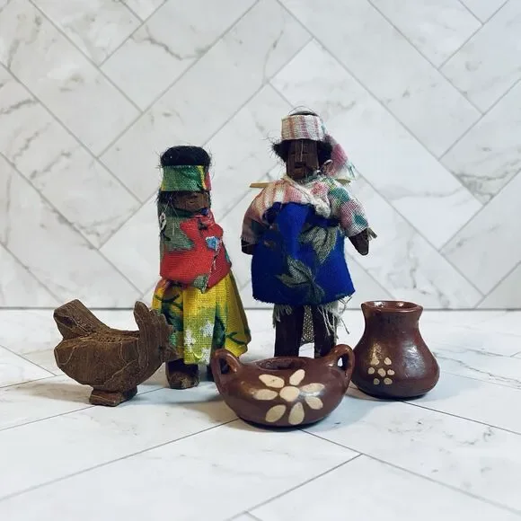 Vintage Tarahamura Carved Bark Mexican Primative Folk Art Dolls Set