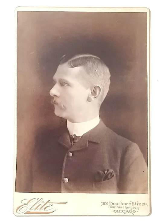 Antique 1880s Elite Studio Chicago Cabinet Card Gentleman Mustache 108 Dearborn