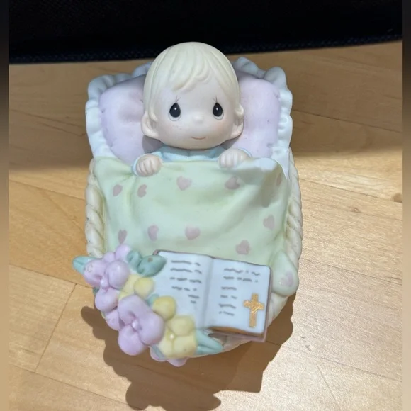 Precious Moments “ A Godchild Close To My Heart” from 2000 / 804096